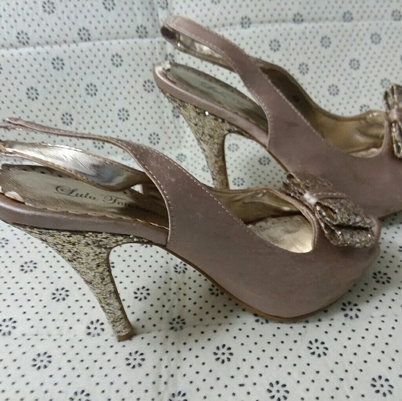 Lulu Townsend Sparkling Champagne Bow Heels 6.5 - Picture 5 of 8